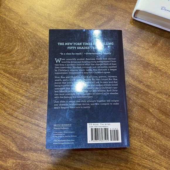 fifty Shades Freed - Picture 3 of 3